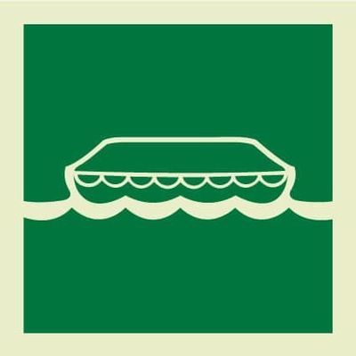 Plastic glow in the dark signage essentieel voor veilige maritieme activiteiten